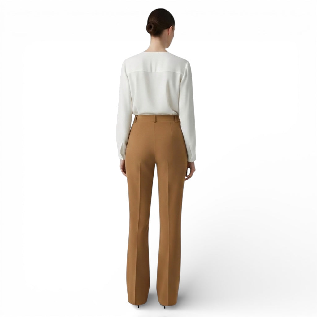 Pantalon tailleur style évasé léger