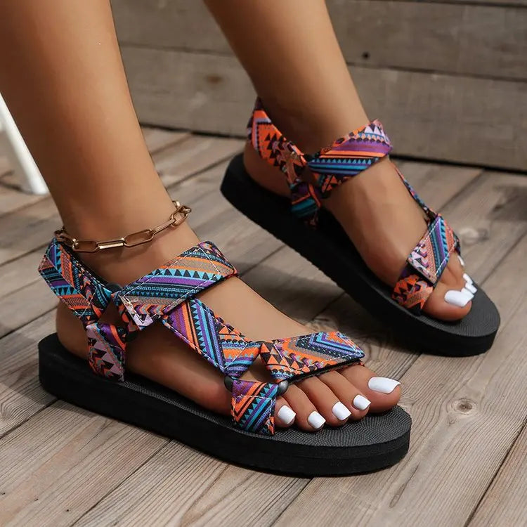 L'Aventurière – Sandales Sport-Chic à Motifs Géométriques
