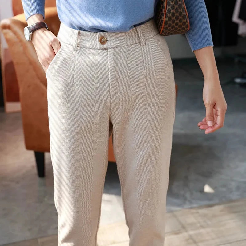 L'Héritage – Pantalon Tailleur Texturé Motif Chevrons