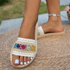 L'Évasion – Mules Plates à Broderies Artisanales