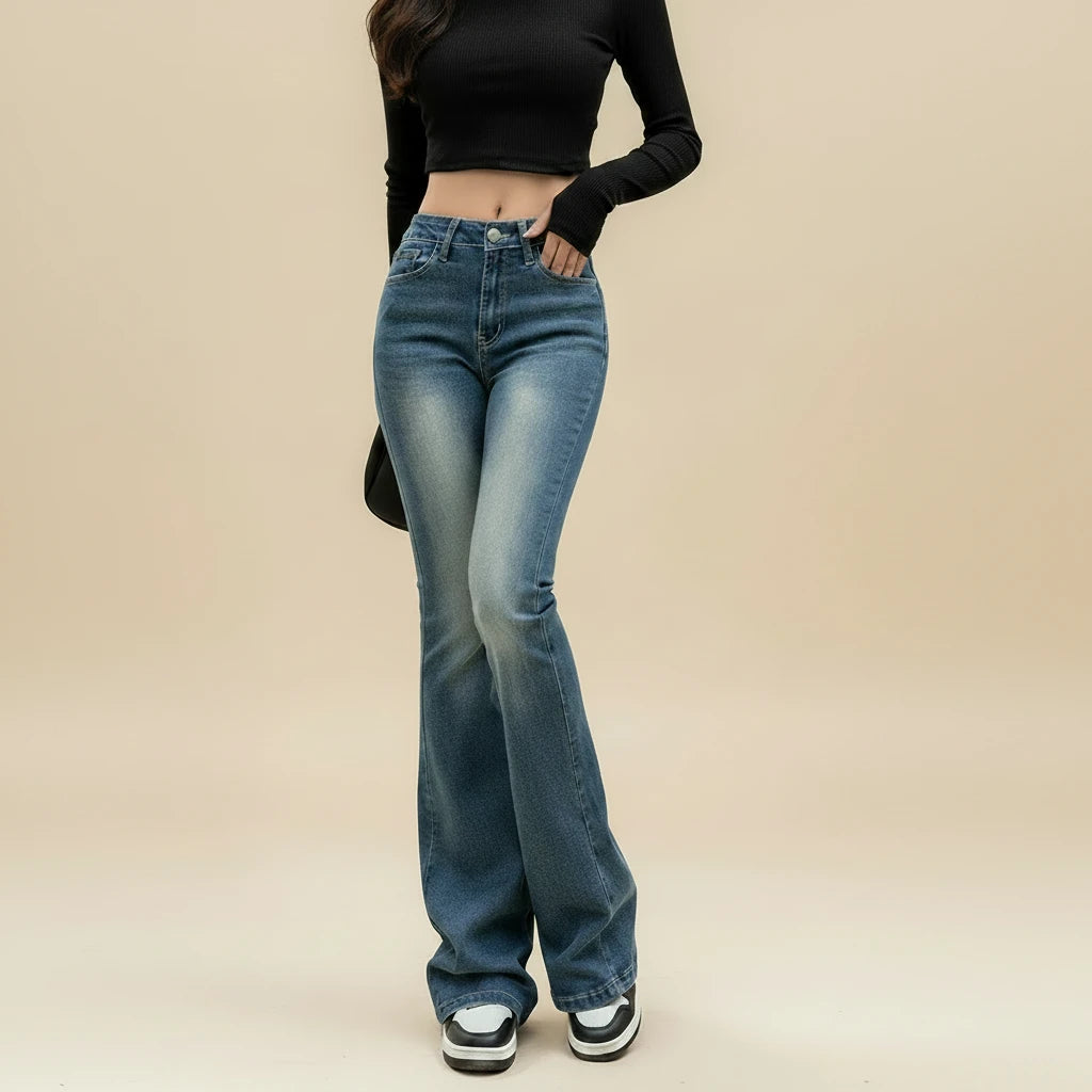 Le Rétro-Chic – Pantalon Jean Flare Taille Haute Délavé