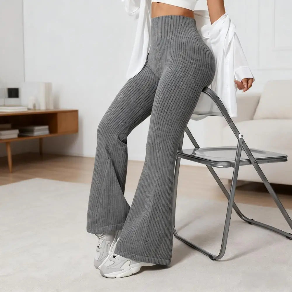 Le Relax Chic – Pantalon Flare en Maille Côtelée