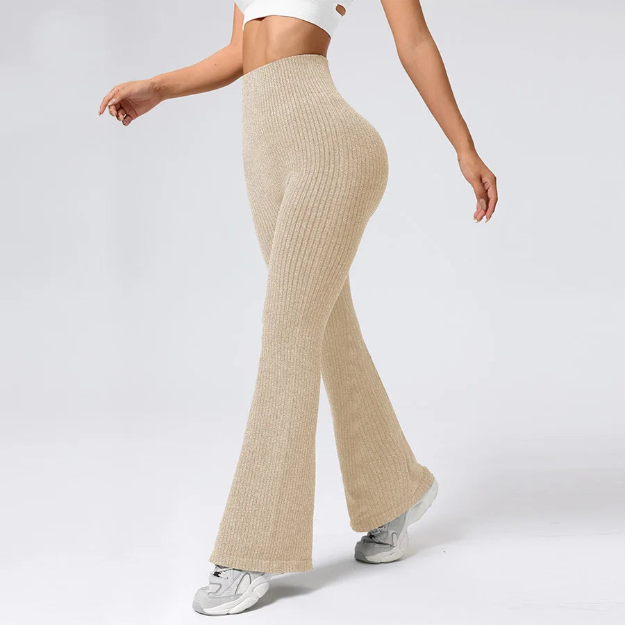 Le Relax Chic – Pantalon Flare en Maille Côtelée