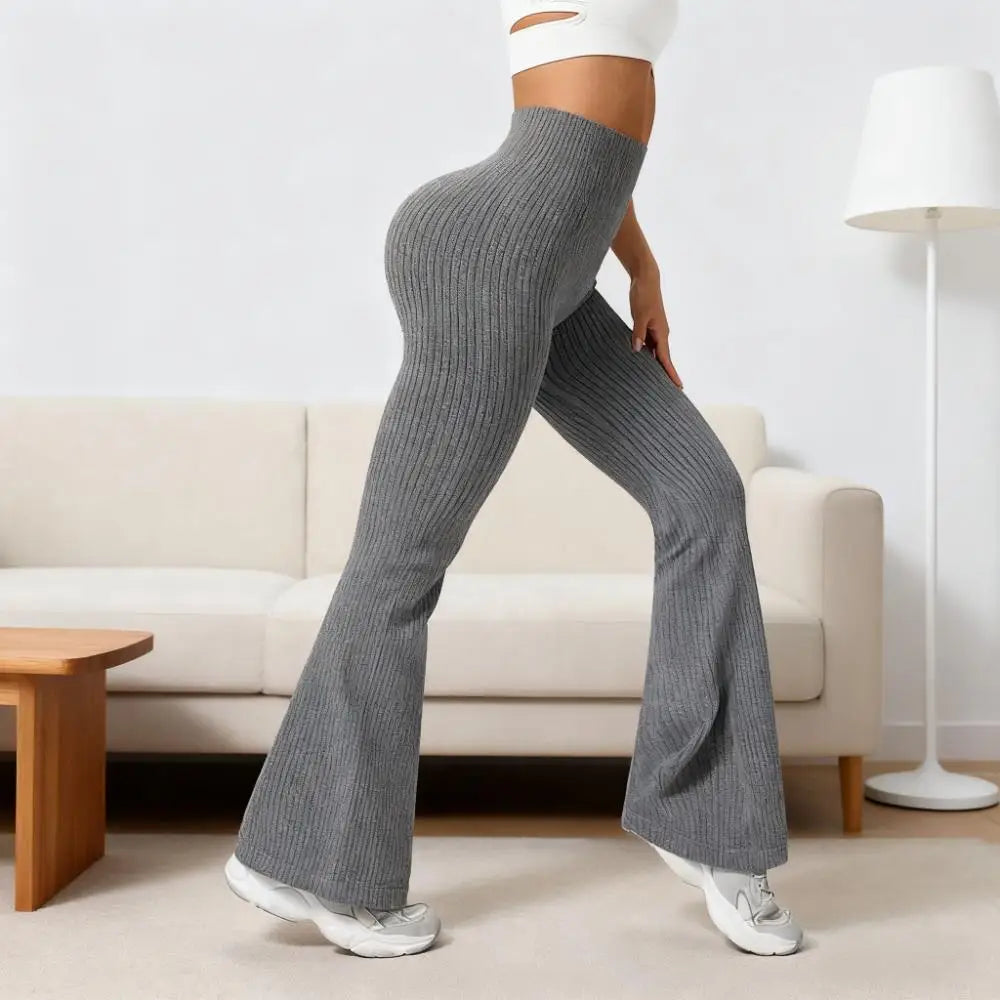 Le Relax Chic – Pantalon Flare en Maille Côtelée