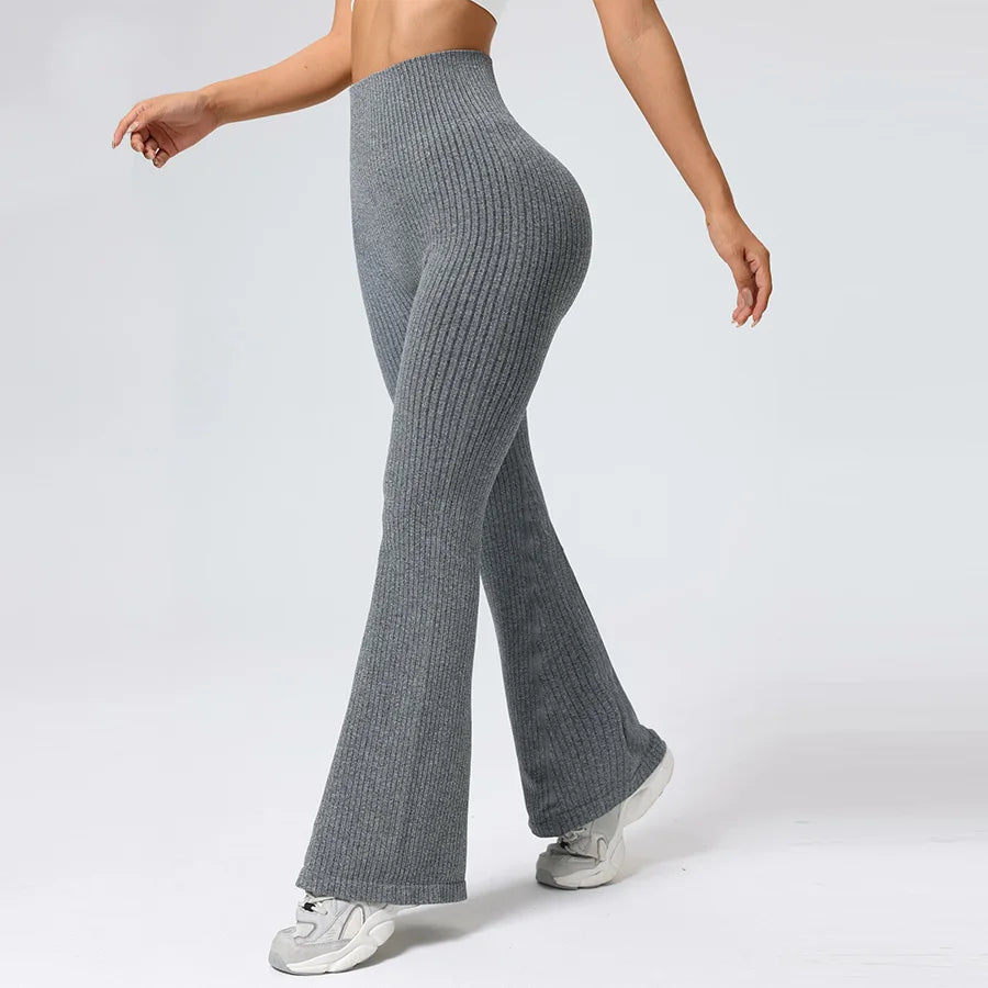 Le Relax Chic – Pantalon Flare en Maille Côtelée