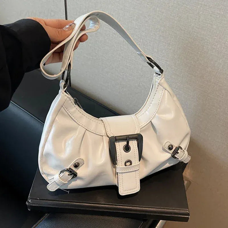 Petit Sac à Main Demi-Lune Souple Noir Brillant LUNAVIA PANTS
