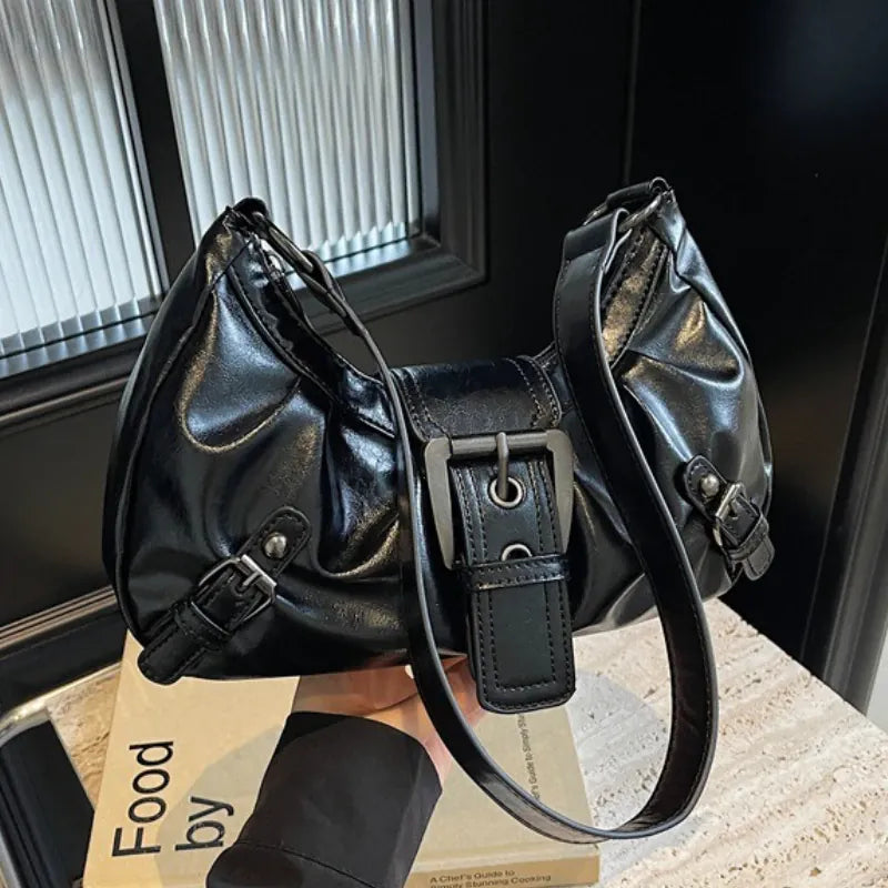Petit Sac à Main Demi-Lune Souple Noir Brillant LUNAVIA PANTS