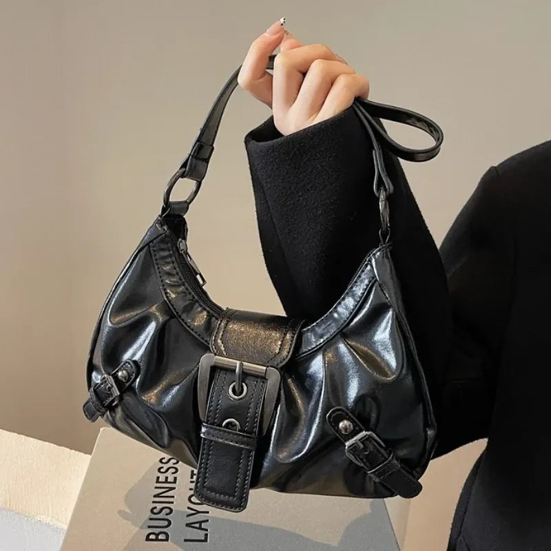 Petit Sac à Main Demi-Lune Souple Noir Brillant LUNAVIA PANTS